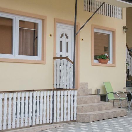 Eszter vendégház Izvoru Crisului Extérieur photo