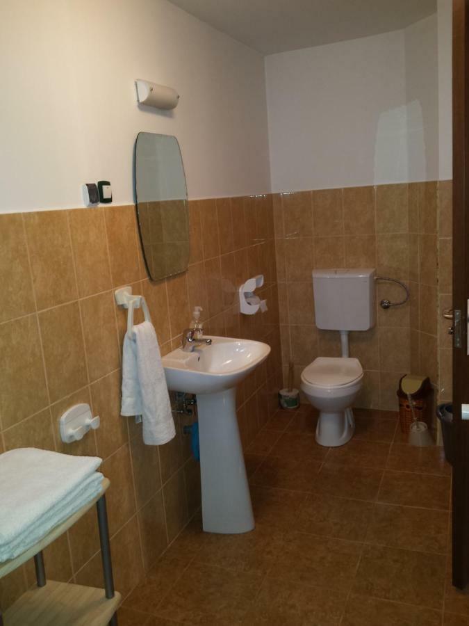 Eszter vendégház Izvoru Crisului Extérieur photo